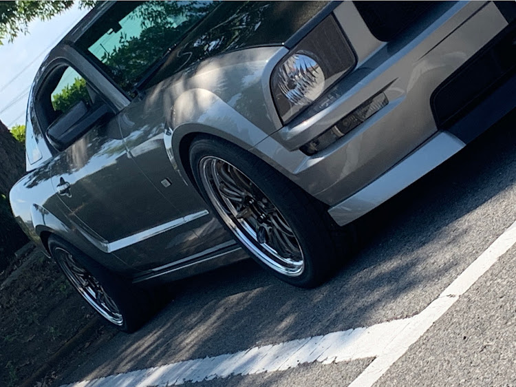 マスタング クーペのワークエモーションZR10 2Pに関するカスタム事例の投稿画像2枚目