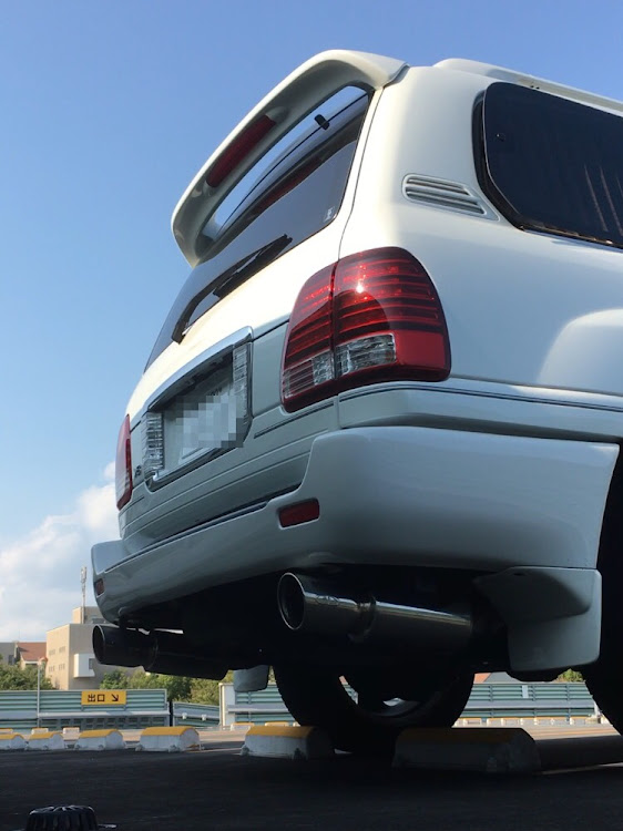 ランドクルーザーシグナスのランドクルーザー100・洗車・タイヤ交換に関するカスタム事例の投稿画像1枚目