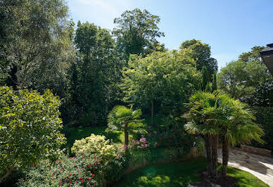 Villa with garden and terrace 5