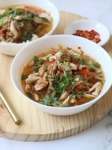 Chicken Thuppa Noodles-(Tibetan)