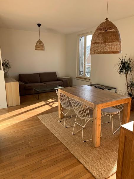 Location meublée appartement 3 pièces 65 m² à Clamart (92140), 1 650 €