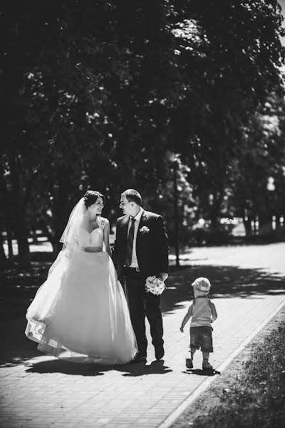 Fotógrafo de casamento Artem Dukhtanov (duhtanov). Foto de 10 de setembro 2015