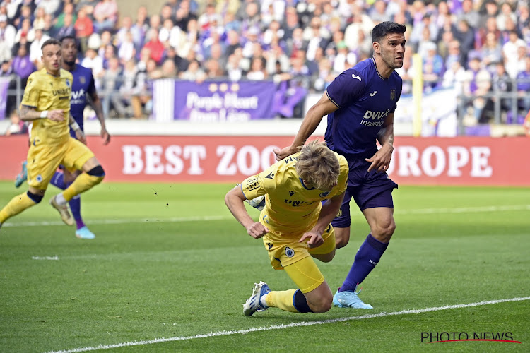 🎥 Penalty voor Club Brugge? Scheidsrechter en VAR geven geen krimp