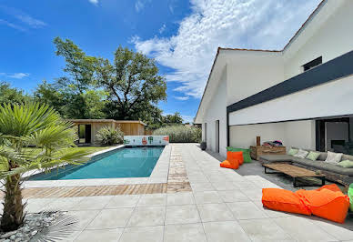 Villa with pool and terrace 9