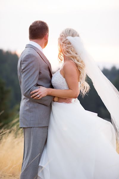 Fotografo di matrimoni Cassandra Heinzman (heinzman). Foto del 27 aprile 2019