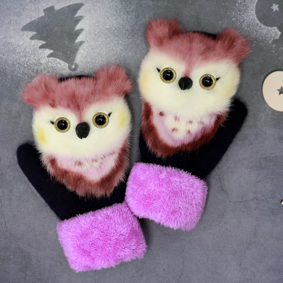 Guantes de invierno para mujer con diseño de animales de dibujos animados de felpa, suaves y cálidos para mantener tus manos protegidas y abrigadas.