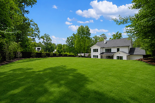 House with pool and garden 4
