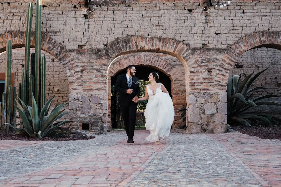 Fotografo di matrimoni Vivi Jiménez (vivijimenez). Foto del 7 aprile 2021