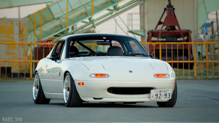 ロードスターのロードスター ・ユーノスロードスター・NAロードスター・キャブ車・oer45に関するカスタム事例の投稿画像1枚目