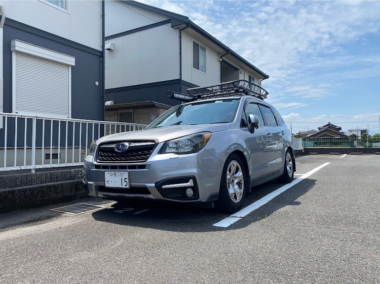フォレスターの低そうで低くない少し低い車・キャンプ仕様・us・フォレスター・sj5に関するカスタム事例の投稿画像1枚目