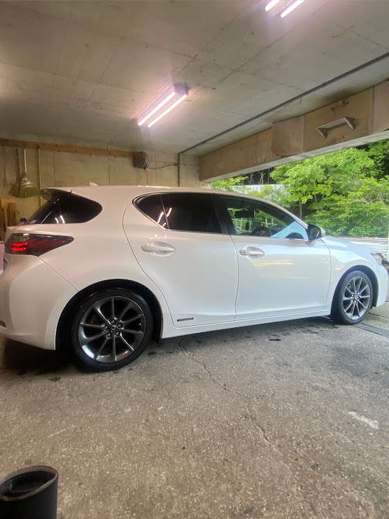 CTのレクサスCT・純正しか勝たん・ホイール交換・純正アルミ・洗車に関するカスタム事例の投稿画像1枚目