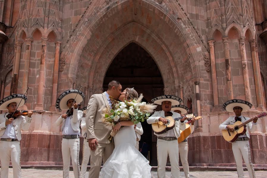 Fotografo di matrimoni Caterina Ciccarelli (ritraestudio). Foto del 24 giugno 2022