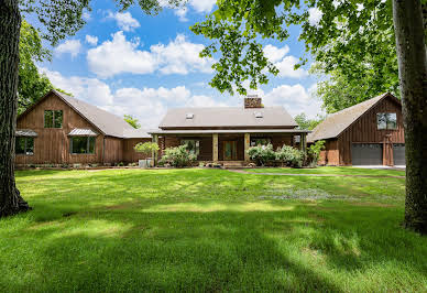 Farmhouse with pool 1