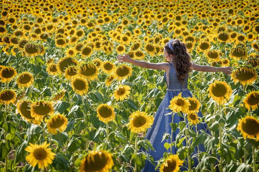 Bryllupsfotograf Τανζού Oυγιούρ (portrait). Foto fra juli 27 2022