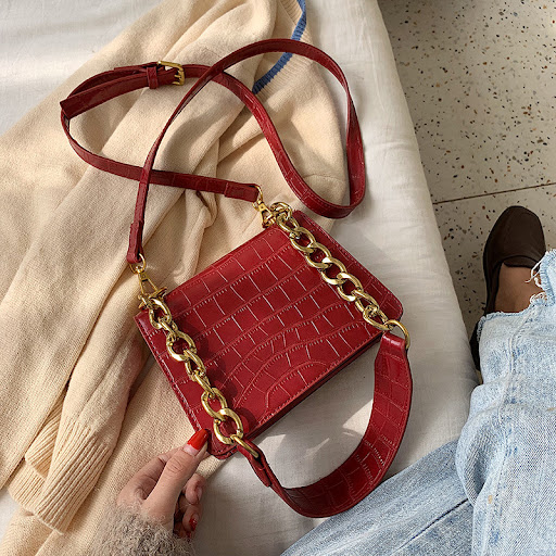 Title 4, Steingemusterte Crossbody-Tasche für jeden Anla...