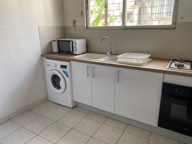 Location meublée appartement 4 pièces 67 m² à Les abymes (97139), 1 000 €