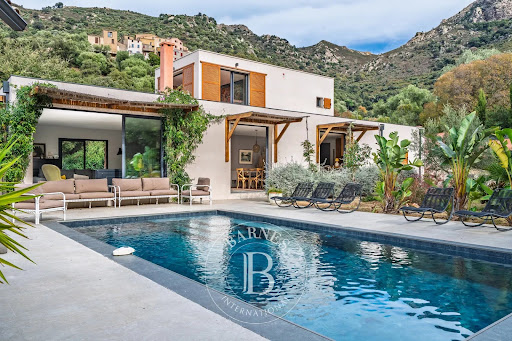 Villa avec piscine 1