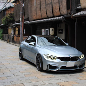 M4 クーペ