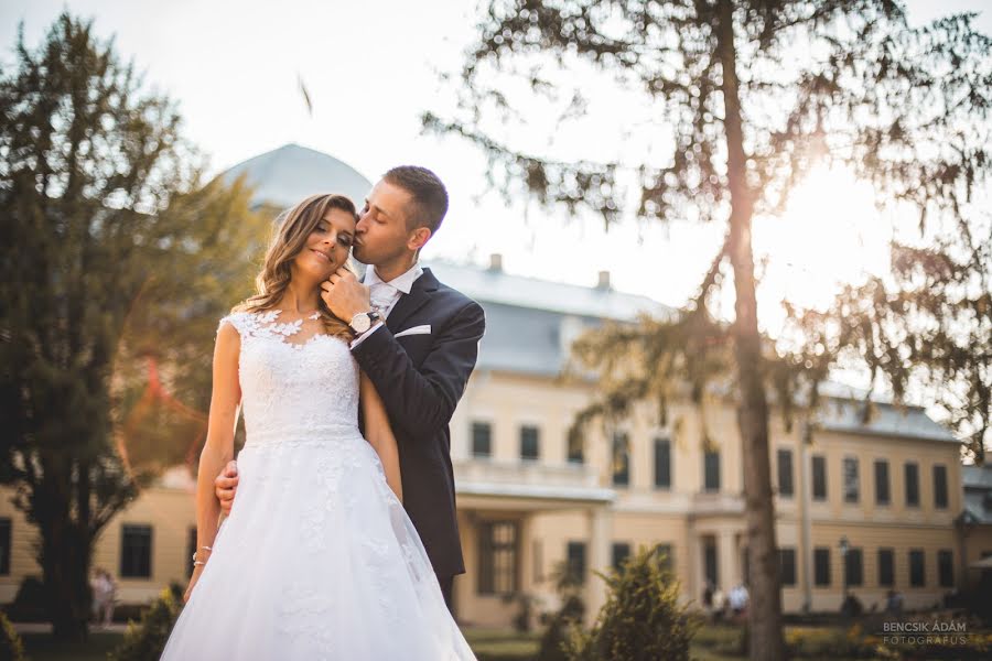 結婚式の写真家Ádám Bencsik (bencsikadam)。2019 5月14日の写真