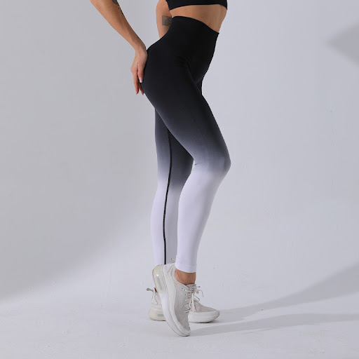 Title 6, Hip-lifting moisture-wicking yoga pants. Experi...