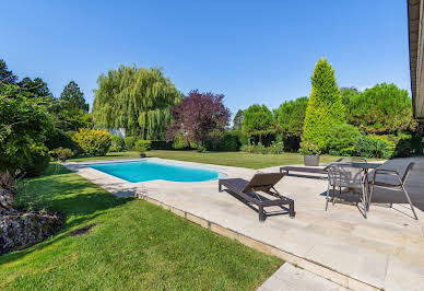 House with garden and terrace 2