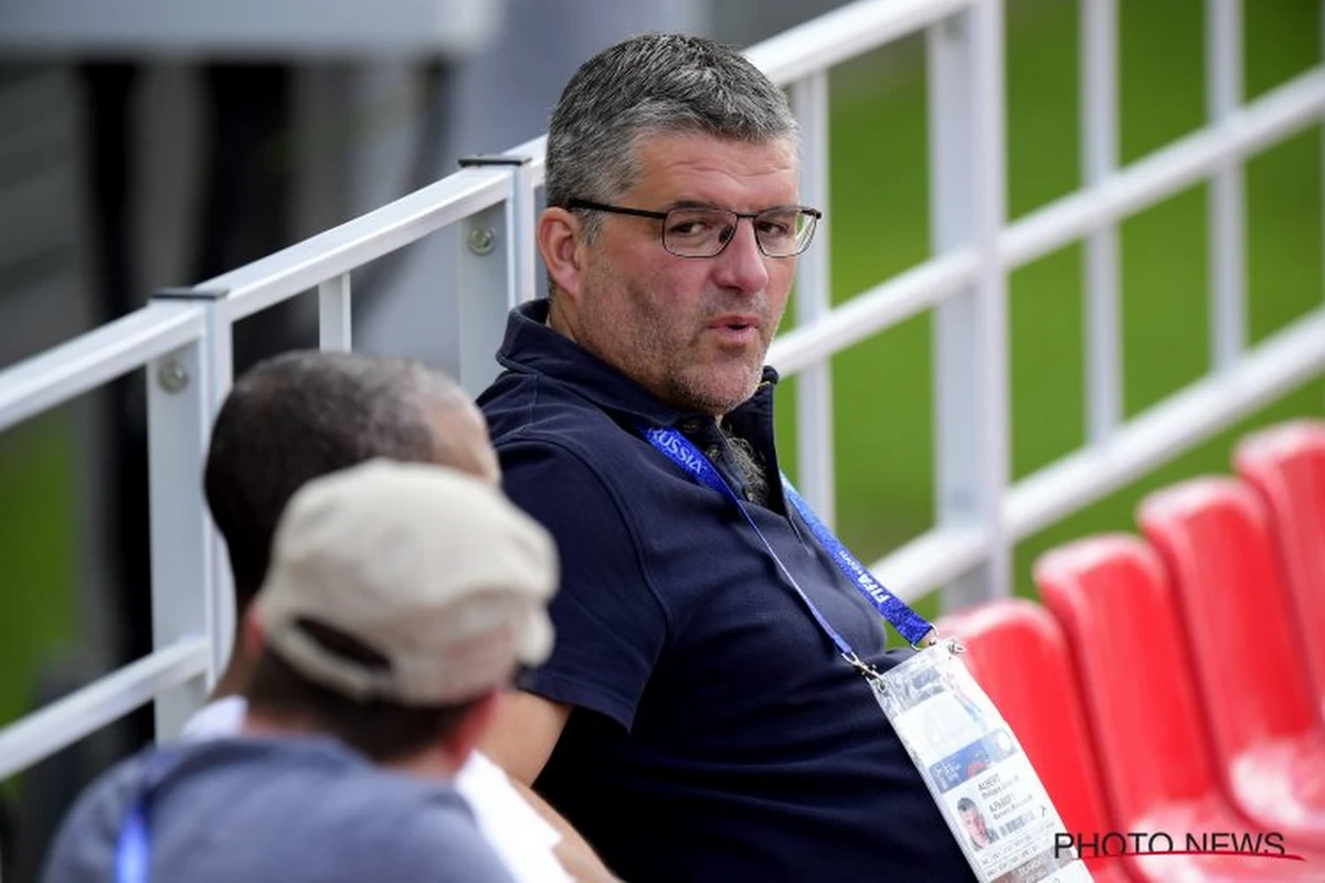 Philippe Albert taille deux défenseurs d'Anderlecht