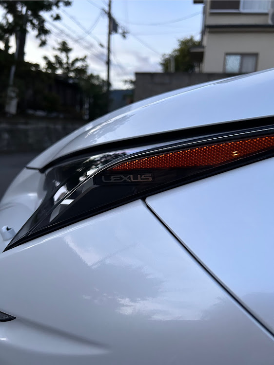 NXのnx300h・プリウスα・三眼LED・単眼LED・純正LEDヘッドライトに関するカスタム事例の投稿画像3枚目
