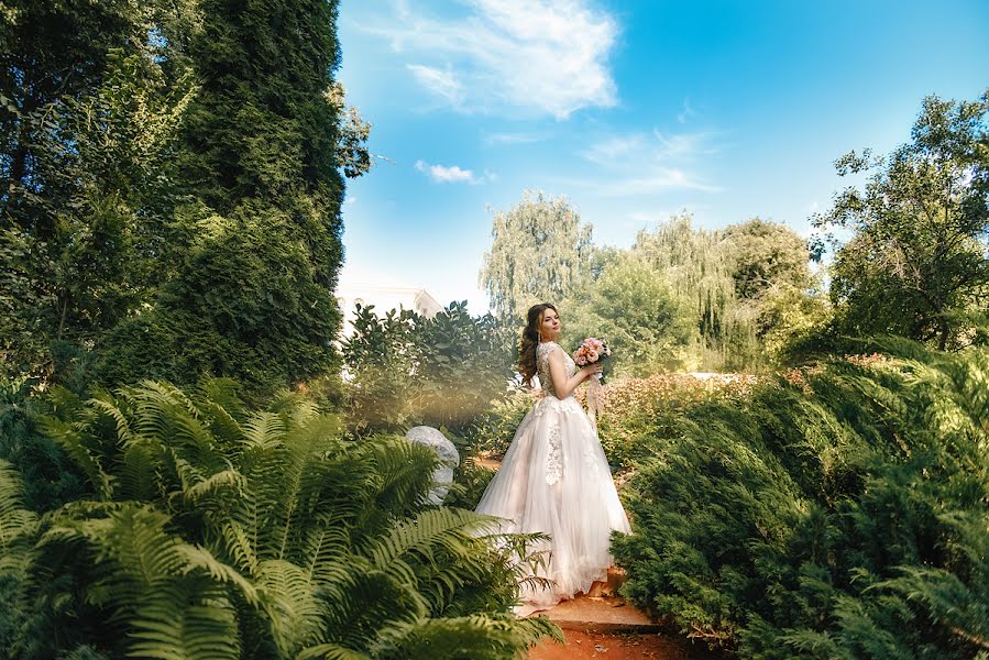 Fotografo di matrimoni Irina Mikhaylova (irismi). Foto del 1 novembre 2017