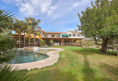 Villa with pool and terrace 3