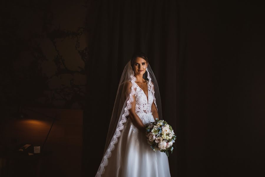 Fotógrafo de casamento Dijana Čebulc (dtstudio). Foto de 5 de janeiro 2020