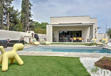 House with pool and terrace 4