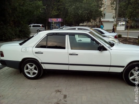 продам авто Mercedes 200 200 (W124) фото 3