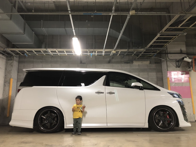 ヴェルファイアの地下駐車場・レーダー探知機に関するカスタム事例の投稿画像2枚目