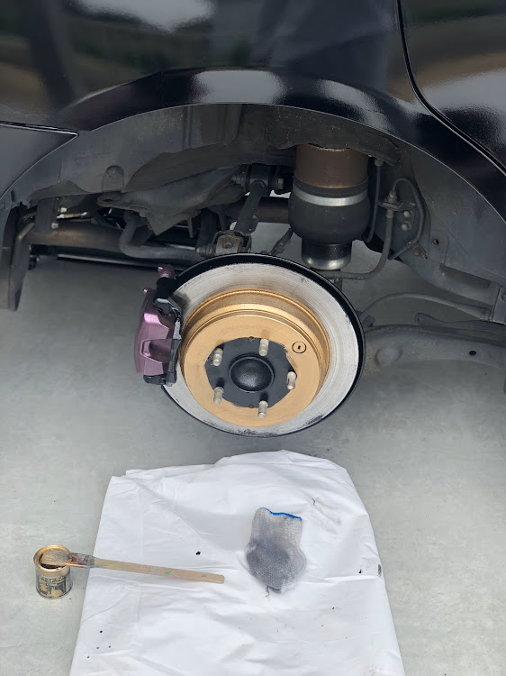 オデッセイのDIY・バンパー補修・タイヤ裏組・オーナーの運転テク・コロナウイルスに負けるなに関するカスタム事例の投稿画像7枚目
