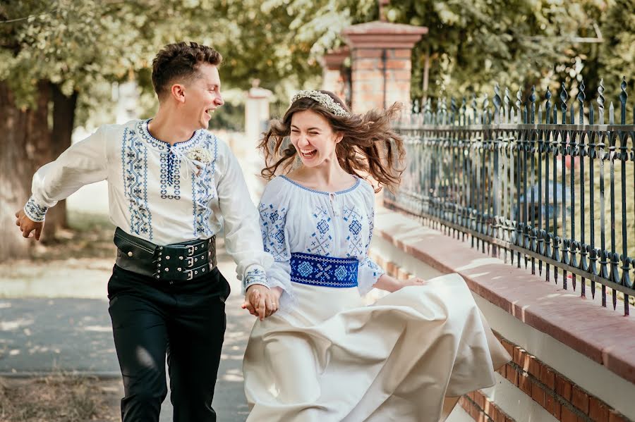 Fotógrafo de casamento Lorand Szazi (lorandszazi). Foto de 11 de novembro 2020