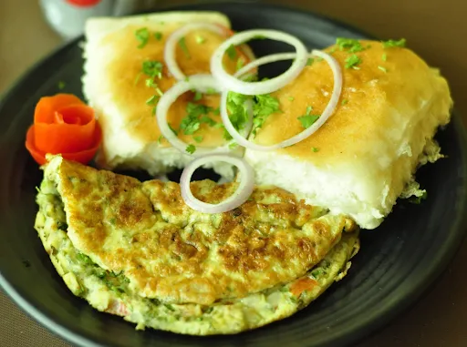 Butter Omelette Pav