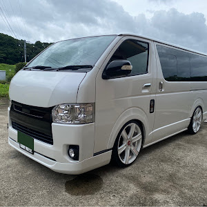 ハイエースバン TRH200V