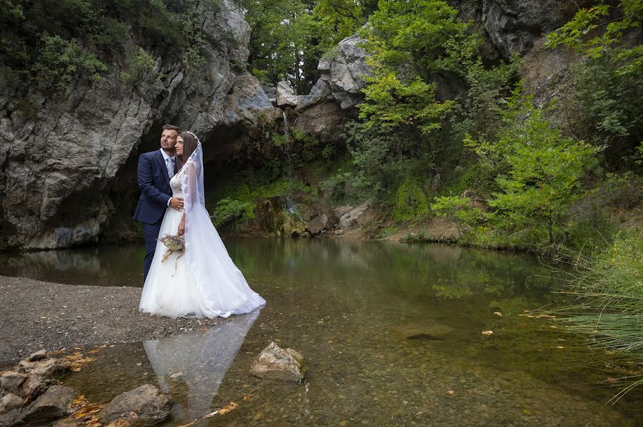 Fotografo di matrimoni Απόστολος Βακιρτζής (theasisdigital). Foto del 13 marzo 2022