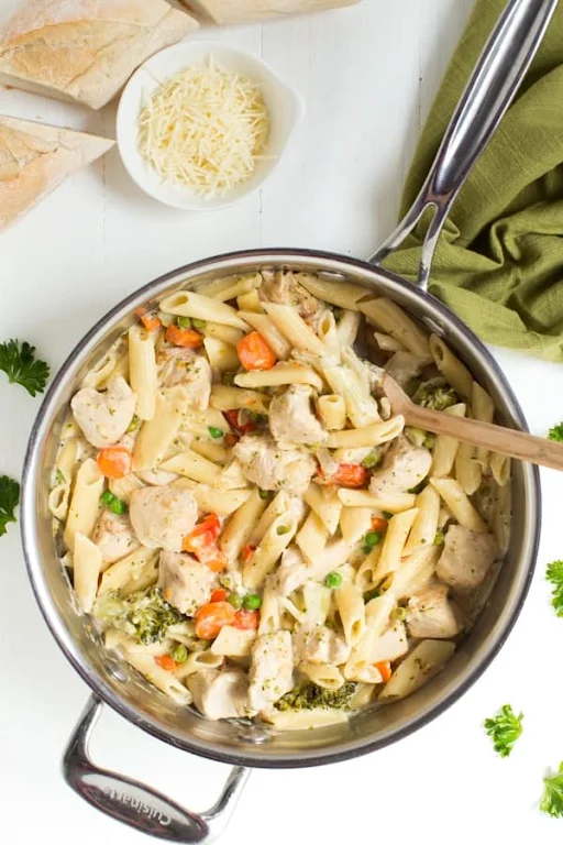 White Sauce Chicken Pasta