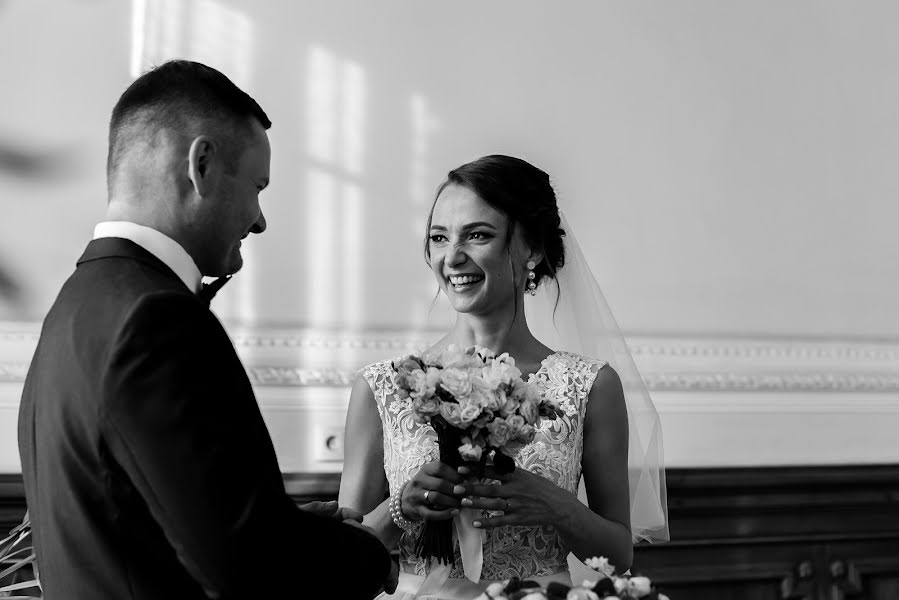 Fotógrafo de casamento Dmitriy Mikhaylovich (serfenday). Foto de 24 de julho 2018