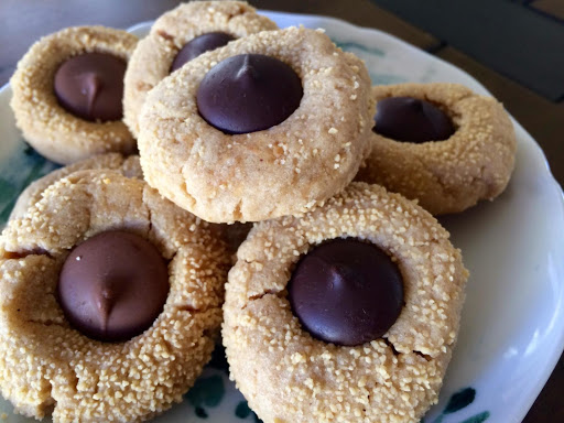 Christmas Cookie: Vegan Peanut Butter Blossoms