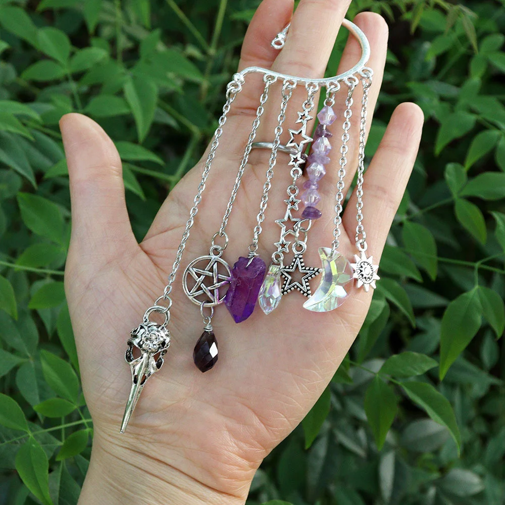 Pendiente de un solo gancho con calavera de bruja de grava de cristal, luna XINGX, ideal para un look místico y único, realza tu estilo.