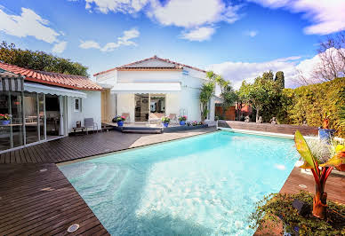 House with pool and terrace 2