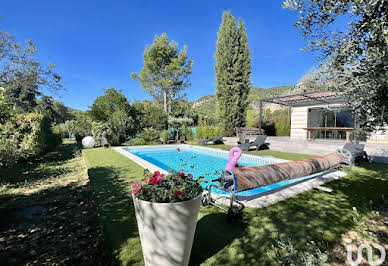 House with pool and terrace 9