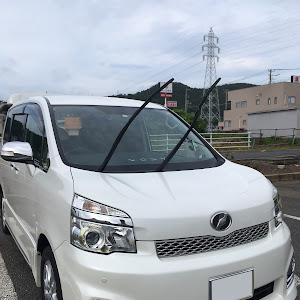 ヴォクシー ZRR75W