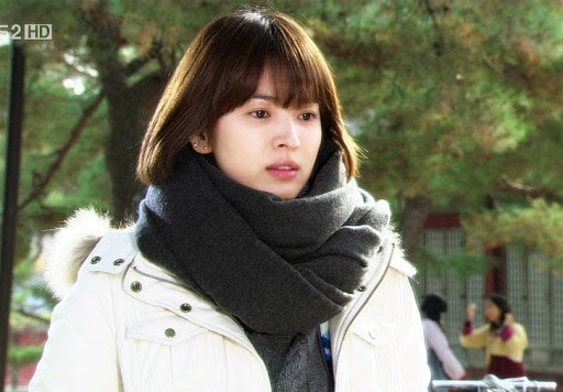 Kể cả là tóc ngắn đi chăng nữa thì Song Hye Kyo vẫn rất xinh đẹp