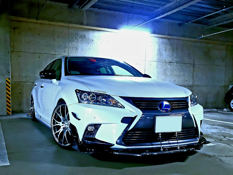 CTのCT200hの日・レクサス10系祭り・毎月10日はL10系GSの日・HEROsに関するカスタム事例の投稿画像1枚目