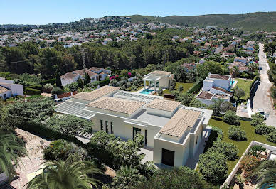 Villa avec piscine et terrasse 4