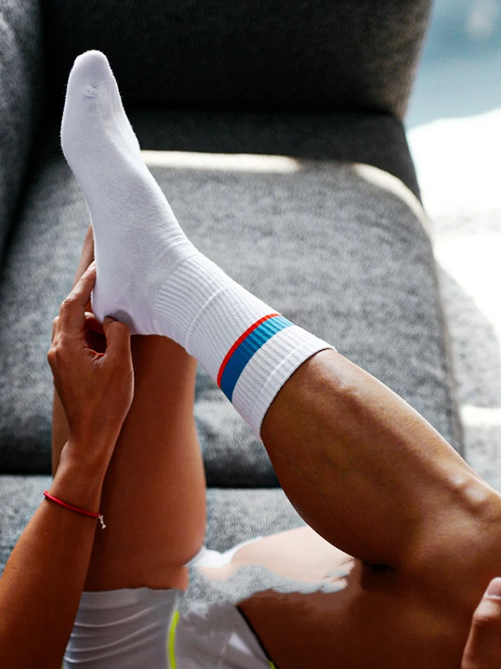 Chaussettes décontractées légères en coton et fibre de lycra pour le sport, idéales pour l'activité physique et le quotidien, respirantes et confortables.