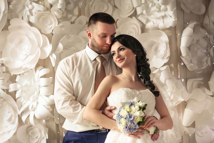 Wedding photographer Anna Lobanova (zorkaya). Photo of 11 June 2015